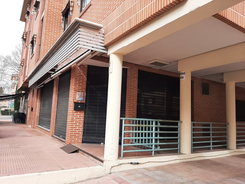 Local en Alcalá de Henares, Madrid en alquiler - Foto del edificio - Imagen 2 de 3