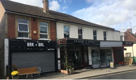 Former Builders Merchants cartera de 2 inmuebles en venta en LoopNet.es - Foto principal - Imagen 2 de 2