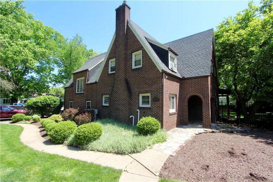 115 N McKinley Ave, Dover, OH en venta - Foto principal - Imagen 1 de 21