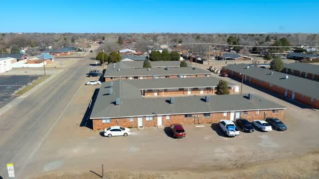 1725 E 1st St, Dumas, TX en venta - Vídeo de anuncio comercial - Imagen 2 de 89