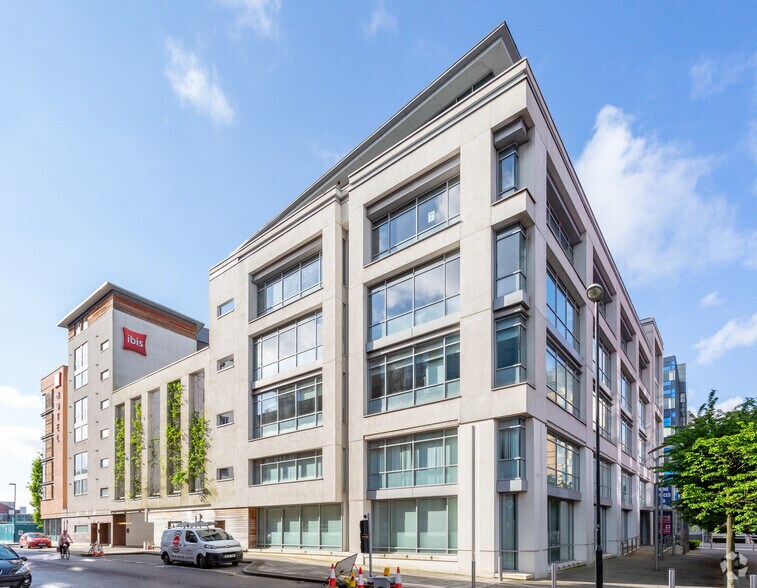 1 Linear Park, Bristol en alquiler - Foto del edificio - Imagen 3 de 7