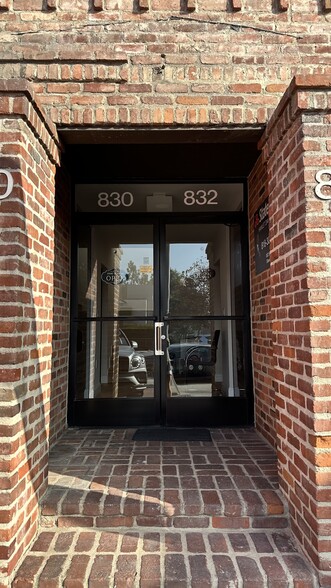 832 S Glendale Ave, Glendale, CA en alquiler - Foto del edificio - Imagen 2 de 11