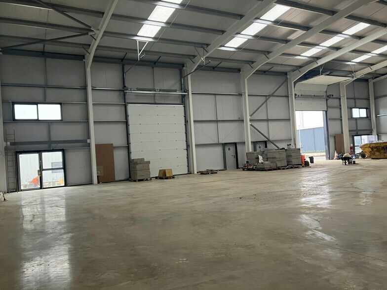 Witham Court, Yaxley en venta - Foto del edificio - Imagen 3 de 8