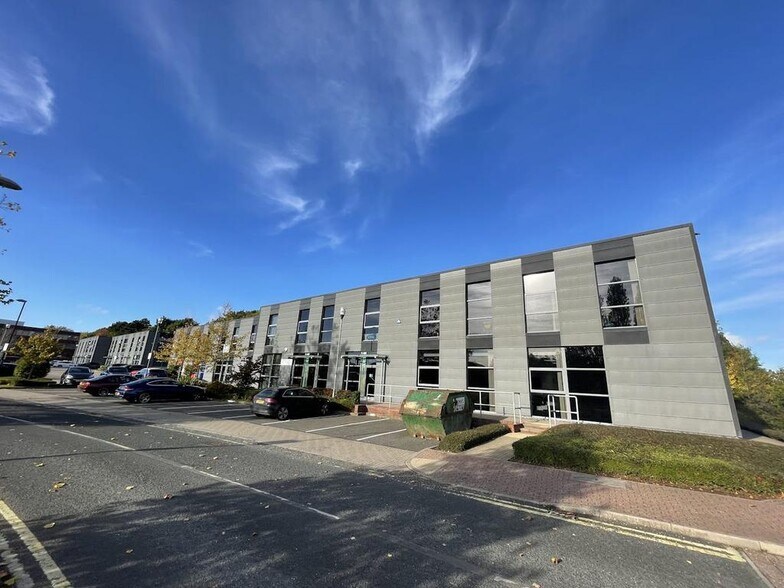 Cranmore Dr, Solihull en alquiler - Foto del edificio - Imagen 3 de 24