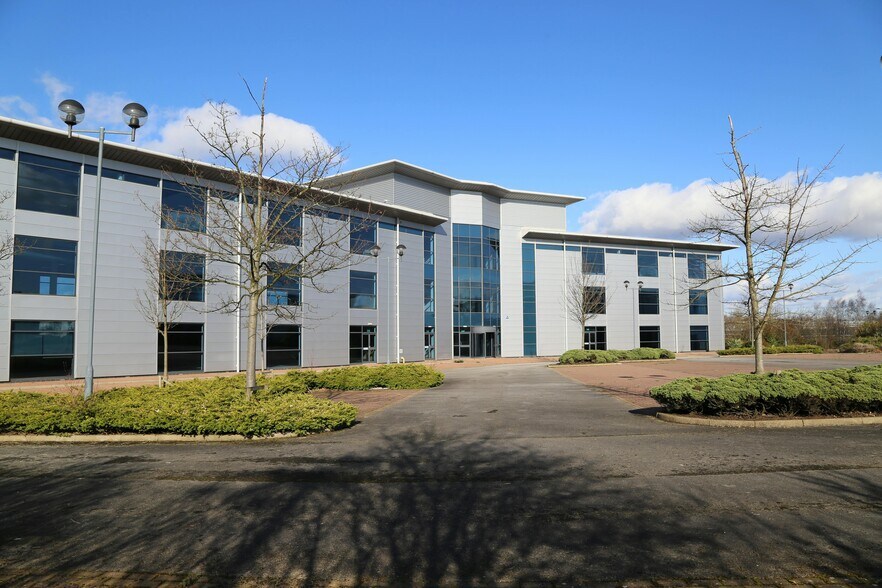 Golden Smithies Ln, Rotherham en alquiler - Foto del edificio - Imagen 3 de 5