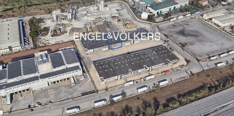 Nave en Montornès del Vallès, Barcelona en alquiler - Foto del edificio - Imagen 3 de 3