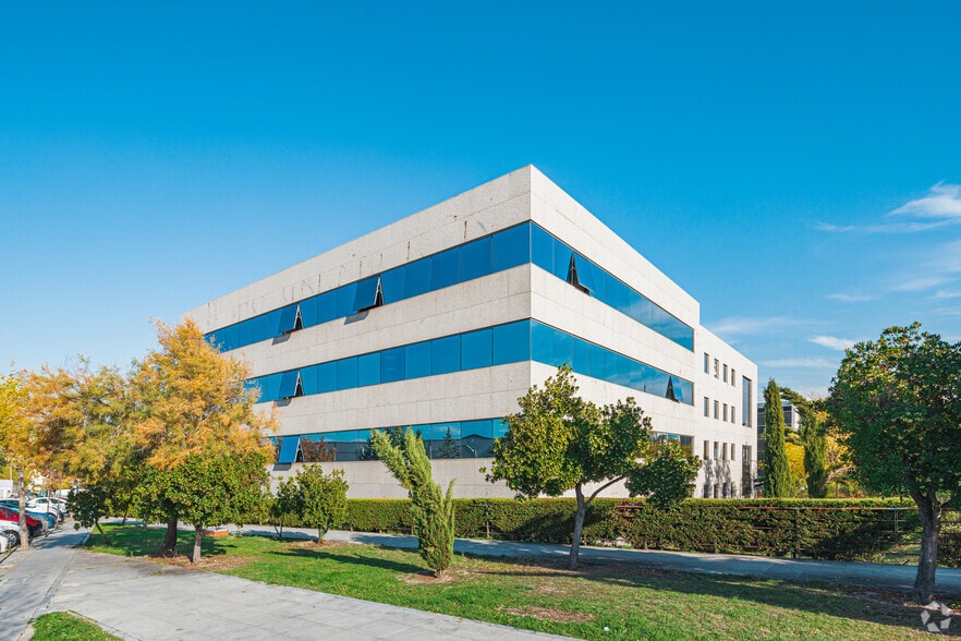 Calle Fuerteventura, 4, San Sebastián de los Reyes, Madrid en alquiler - Foto del edificio - Imagen 3 de 7