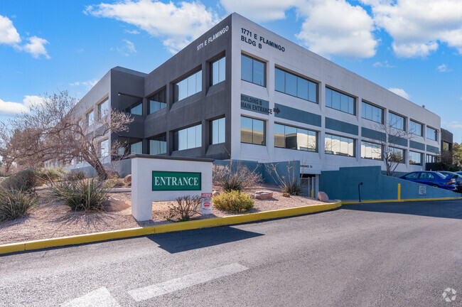 Más detalles para Renovated Business Park w/ New Anchor – Oficinas en venta, Las Vegas, NV