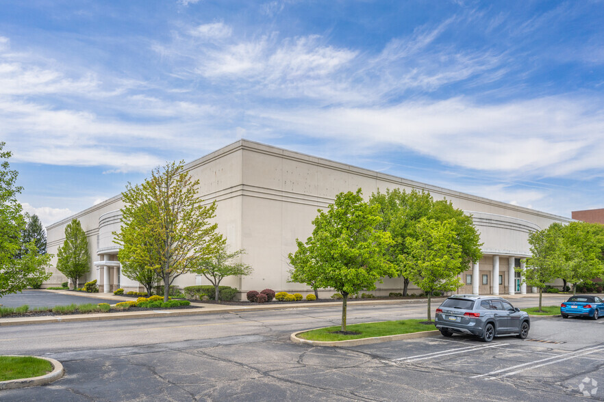 1000 Robinson Center Dr, Pittsburgh, PA en venta - Foto del edificio - Imagen 2 de 6