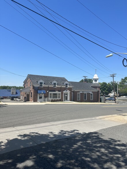 560-570 Cedar Ln, Teaneck, NJ en alquiler - Foto del edificio - Imagen 2 de 6