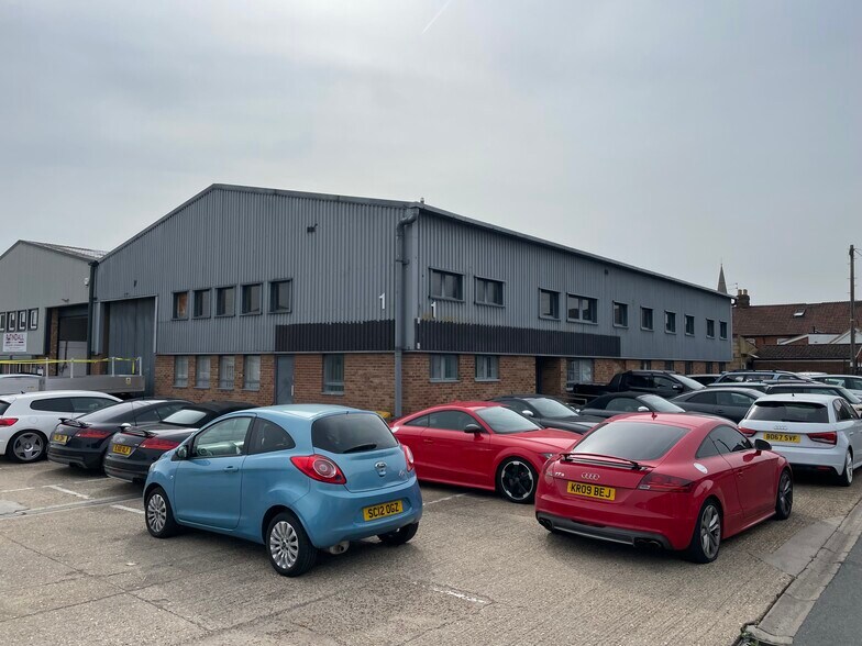 Clivemont Rd, Maidenhead en alquiler - Foto del edificio - Imagen 3 de 4