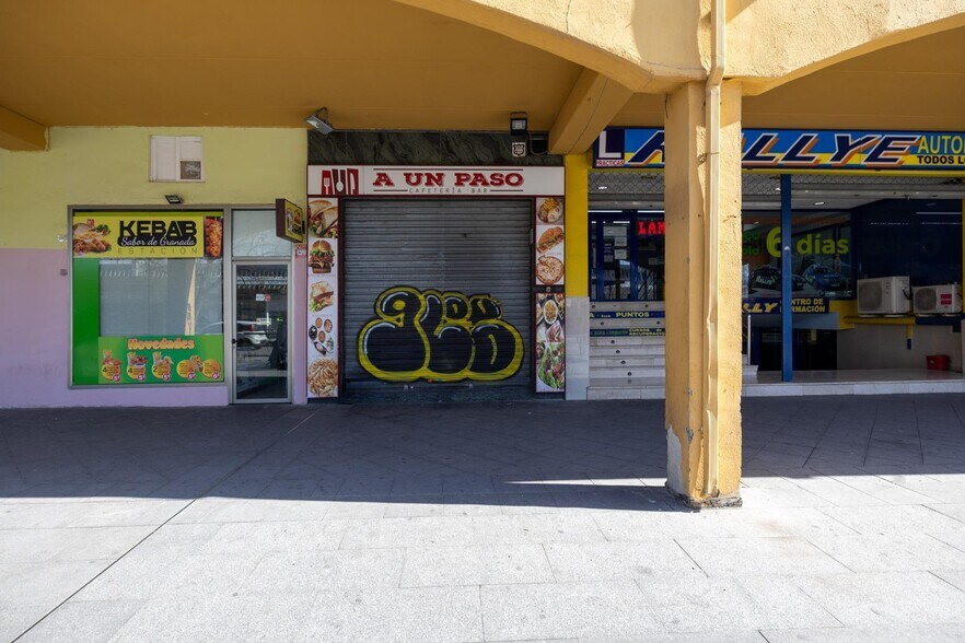 Avenida Juan Pablo II, 92, Granada, Granada en venta - Foto del edificio - Imagen 1 de 31