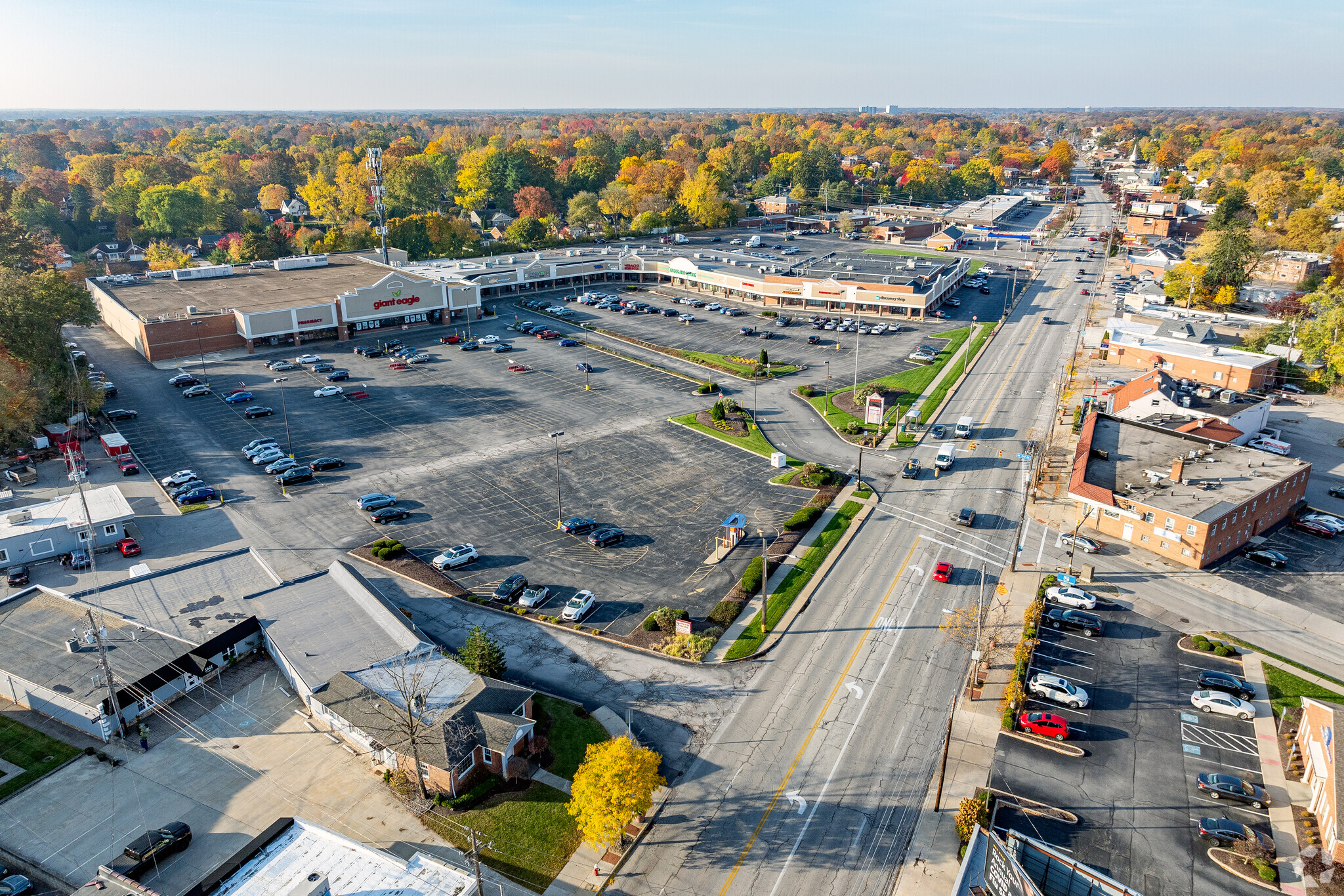 21593-21929 Lorain Rd, Cleveland, OH en alquiler Foto del edificio- Imagen 1 de 12