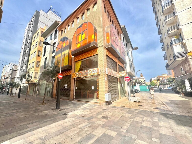 Local en Gandia en venta - Foto del edificio - Imagen 2 de 34