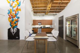 5870 W Jefferson Blvd, Los Angeles, CA en alquiler Foto del interior- Imagen 1 de 3