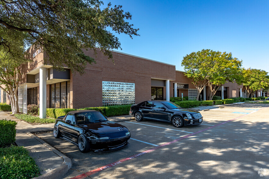 2155 Chenault Dr, Carrollton, TX en alquiler - Foto del edificio - Imagen 1 de 16