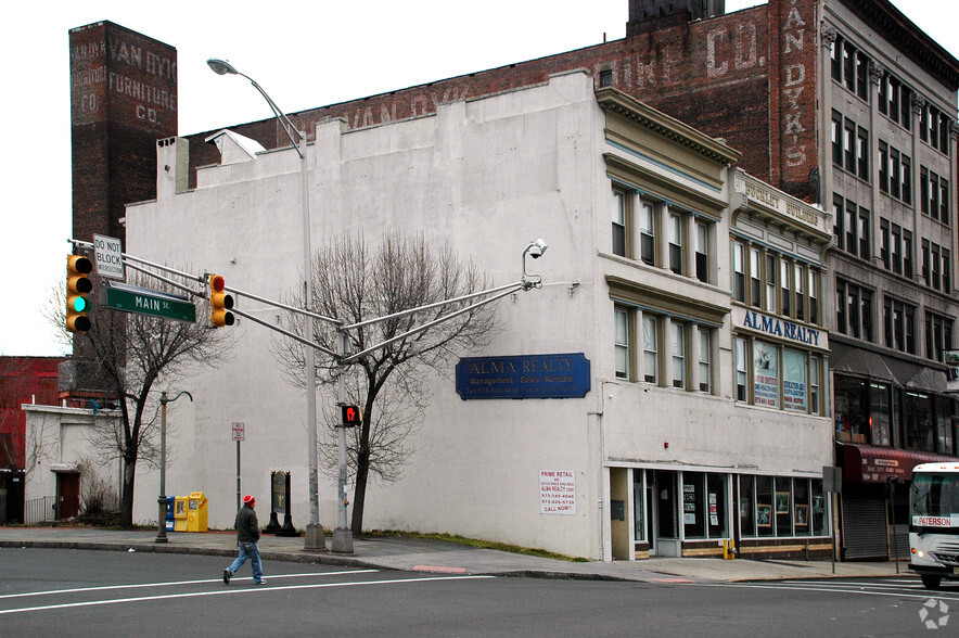 302 Main St, Paterson, NJ en alquiler - Foto del edificio - Imagen 2 de 5