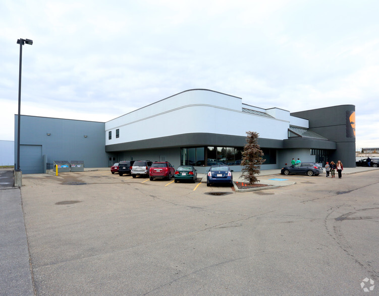 10550 Mayfield Rd, Edmonton, AB en alquiler - Foto principal - Imagen 1 de 2