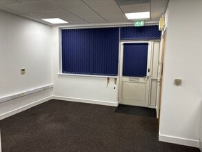 9-28 Athena Ct, Warwick en alquiler Foto del interior- Imagen 1 de 4