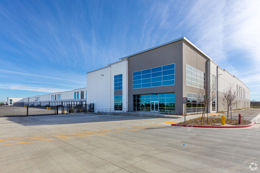 5070 Glacier St, Lathrop, CA en alquiler - Foto del edificio - Imagen 3 de 17