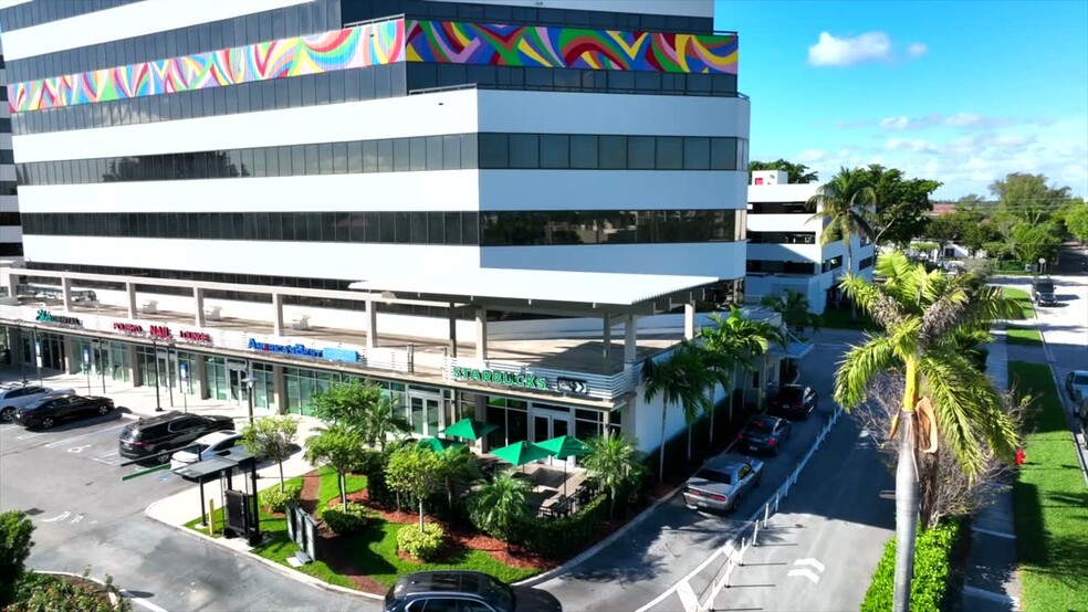 12000 Biscayne Blvd, Miami, FL en alquiler - Vídeo de anuncio comercial - Imagen 2 de 25