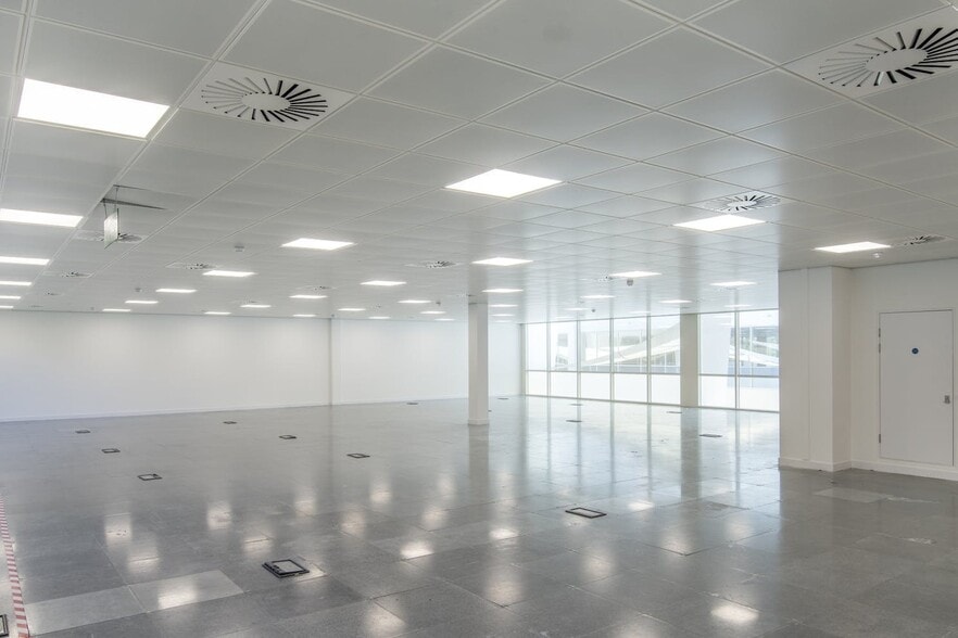 17 Bartley Way, Hook en alquiler - Foto del edificio - Imagen 3 de 13