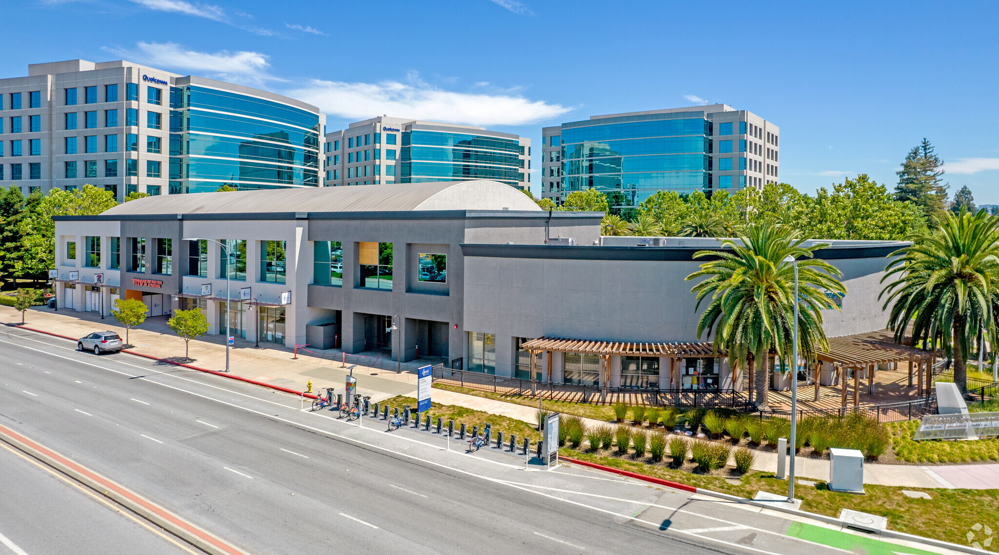 90 Skyport Dr, San Jose, CA en alquiler Foto del edificio- Imagen 1 de 7