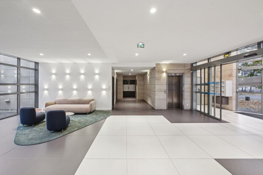 6-8 Rue Eugène Et Armand Peugeot, Rueil-Malmaison en alquiler - Vestíbulo - Imagen 2 de 8
