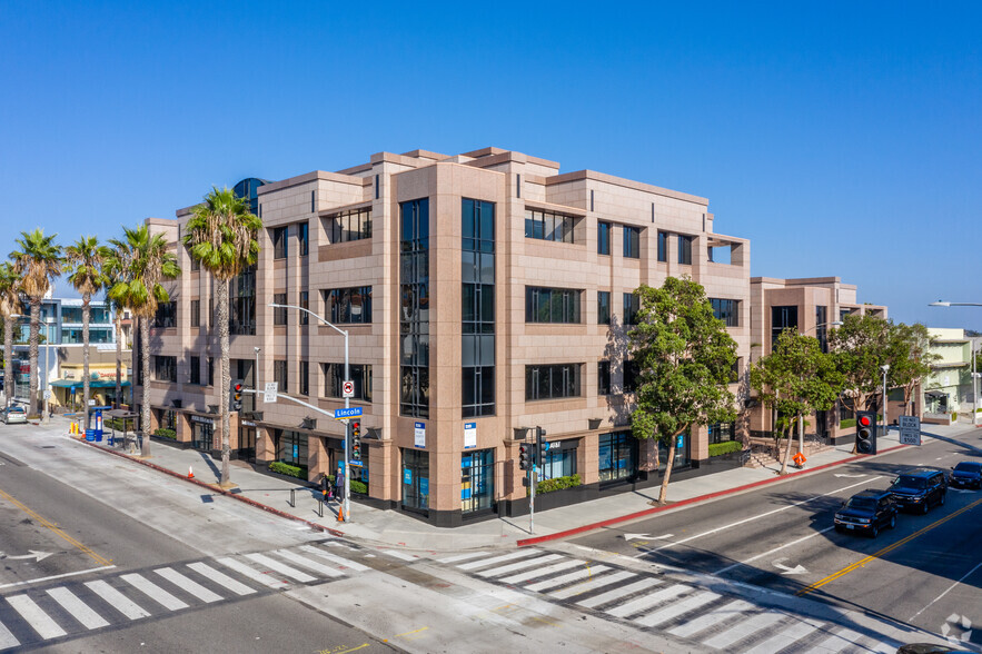 808 Wilshire Blvd, Santa Monica, CA en alquiler - Foto del edificio - Imagen 1 de 4