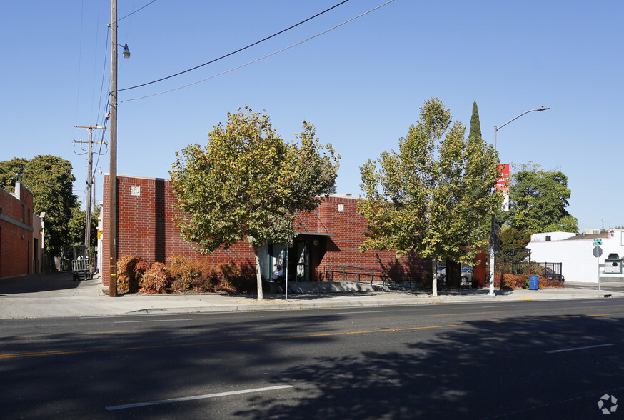 3200 Stockton Blvd, Sacramento, CA en venta - Foto del edificio - Imagen 2 de 5