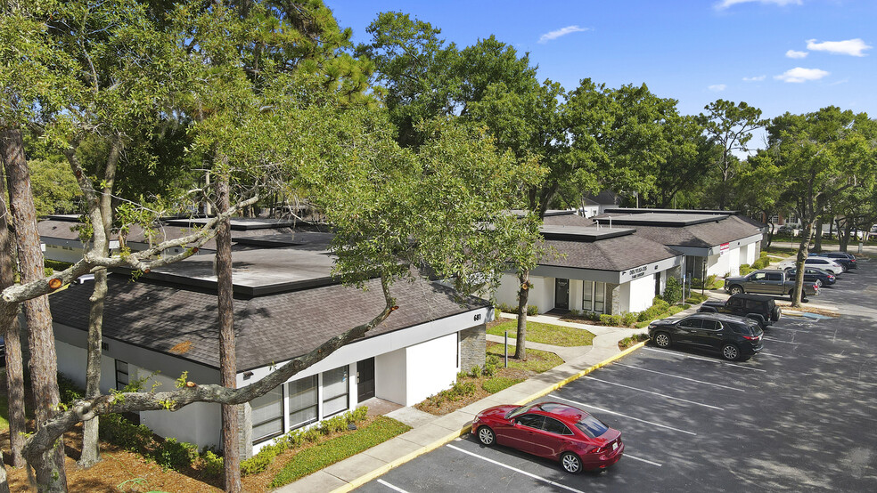 679-697 Douglas Ave, Altamonte Springs, FL en alquiler - Foto del edificio - Imagen 1 de 17