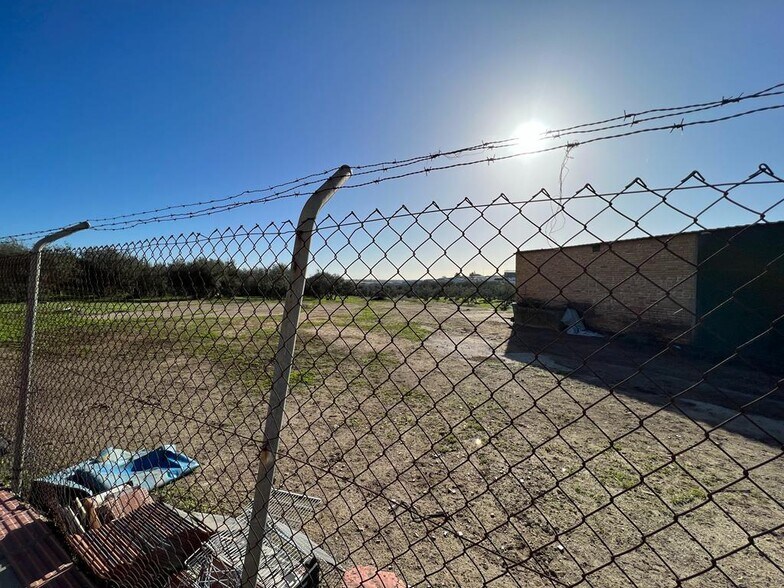 Terreno en Pilas en venta - Foto del edificio - Imagen 3 de 16