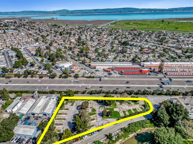 1893 Woodland Ave, East Palo Alto, CA en venta - Foto del edificio - Imagen 1 de 16