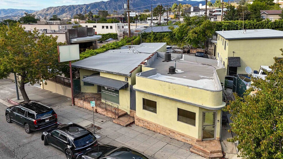 7161-7165 Foothill Blvd cartera de 2 inmuebles en venta en LoopNet.es - Foto del edificio - Imagen 2 de 14