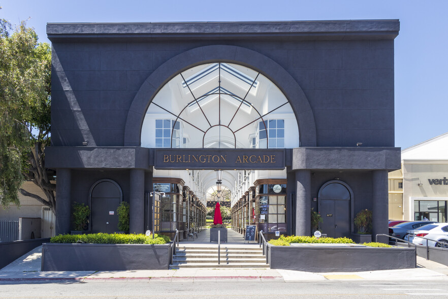 380 S Lake Ave, Pasadena, CA en alquiler - Foto del edificio - Imagen 1 de 7