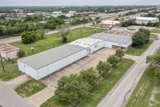 227 N 8th St, La Porte, TX en alquiler Foto del edificio- Imagen 2 de 6