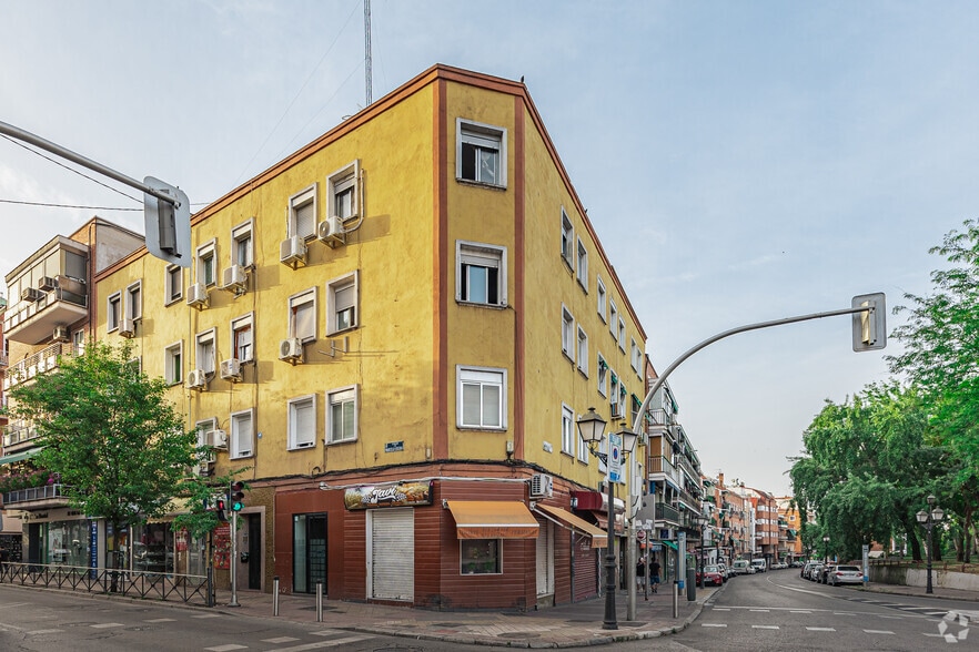 Avenida Rafaela Ibarra, 1, Madrid, Madrid en venta - Foto principal - Imagen 1 de 11