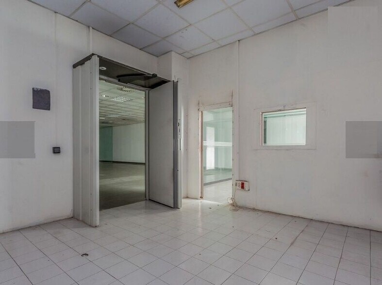 Nave en San Sebastián de los Reyes, Madrid en venta - Foto del interior - Imagen 3 de 5