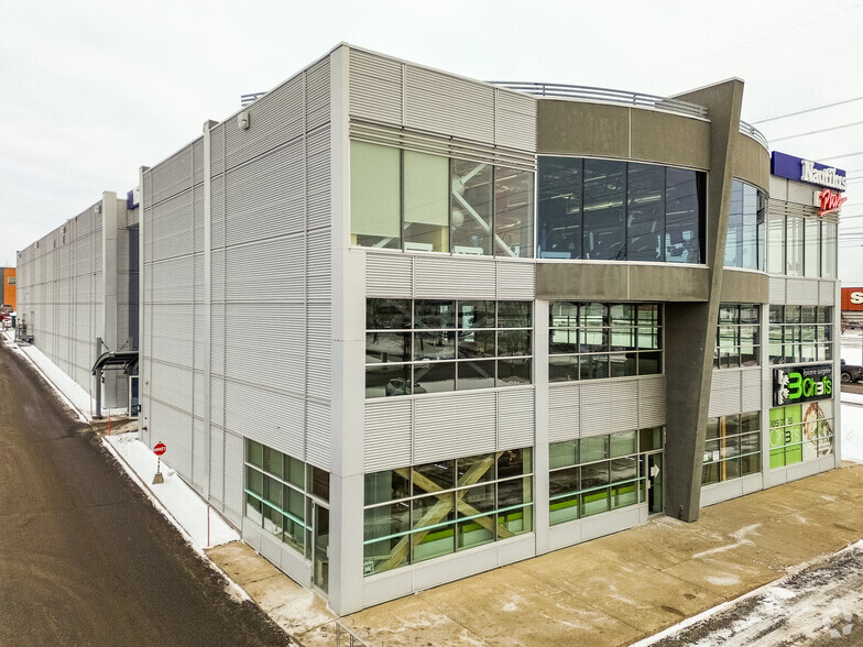 5155 Boul des Gradins, Québec, QC en alquiler - Foto del edificio - Imagen 3 de 4