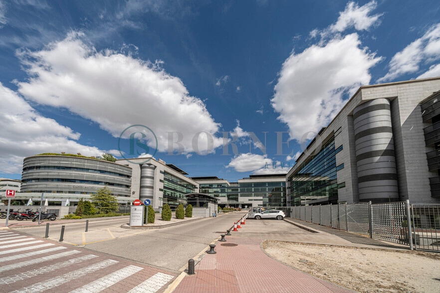 Calle Anabel Segura, 11, Alcobendas, Madrid en alquiler - Foto del edificio - Imagen 2 de 4
