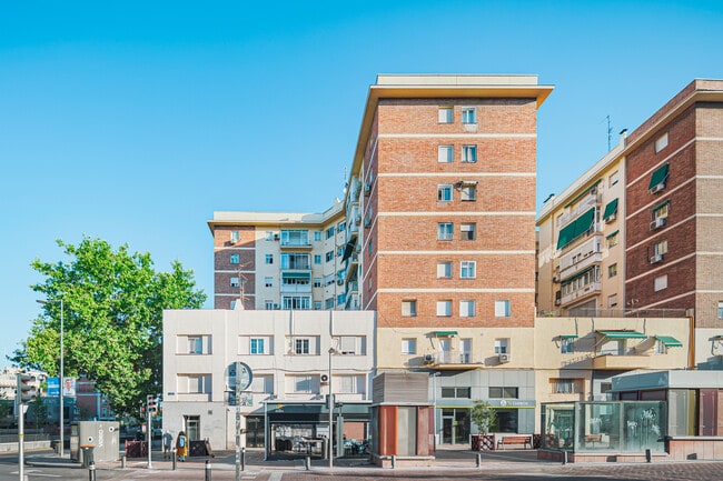 Más detalles de Calle de Francisco Silvela, 88, Madrid - Local en alquiler