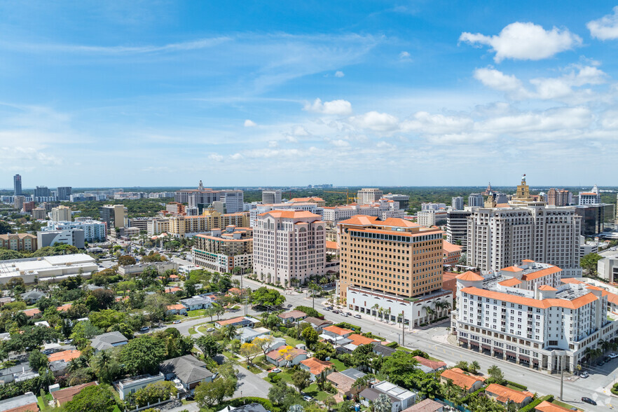 1 Alhambra Plz, Coral Gables, FL en alquiler - Foto del edificio - Imagen 3 de 6