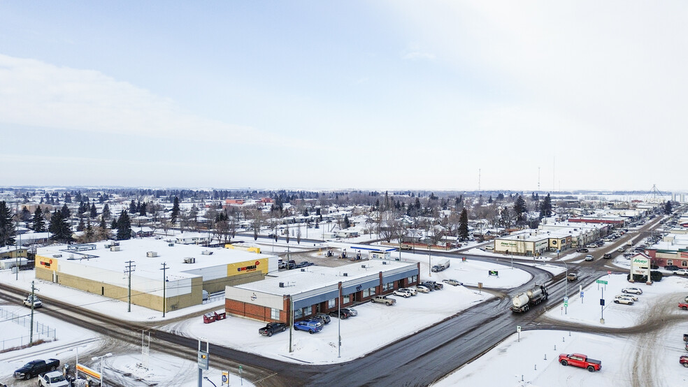 4602 50 St, Stettler, AB en venta - Foto del edificio - Imagen 3 de 31