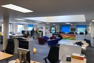 2 Lawn House Clos, London en alquiler Foto del interior- Imagen 2 de 4