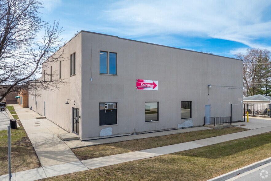 4260 Old River Rd, Schiller Park, IL en venta - Foto principal - Imagen 2 de 28