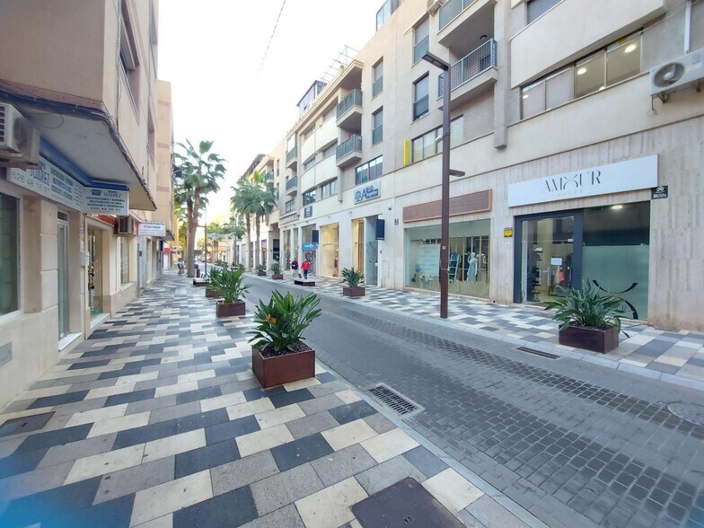 Oficina en El Ejido, Almería en venta - Foto del edificio - Imagen 2 de 26
