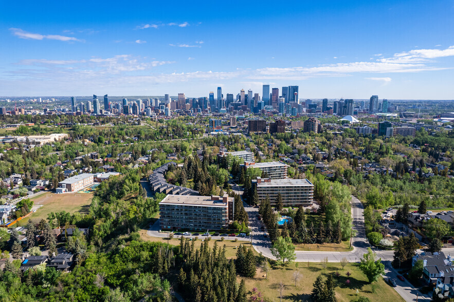 3316 Rideau Pl SW, Calgary, AB en venta - Vista aérea - Imagen 3 de 8