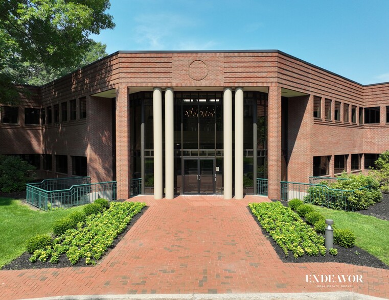 80 Linden Oaks Dr, Rochester, NY en alquiler - Foto del edificio - Imagen 2 de 2