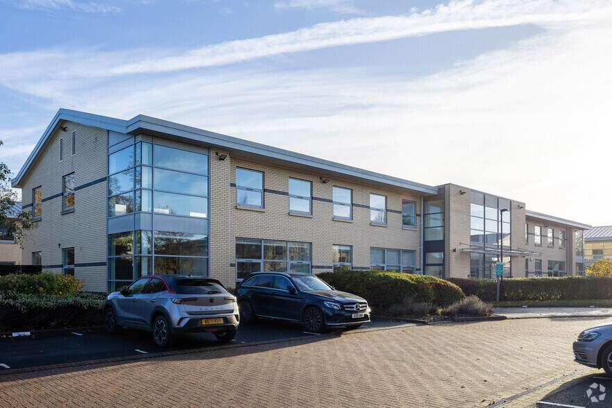 6060 Knights Ct, Birmingham en alquiler - Foto del edificio - Imagen 2 de 3