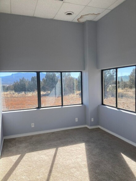 1104 Constitution Dr, Trinidad, CO en venta - Foto del interior - Imagen 2 de 26